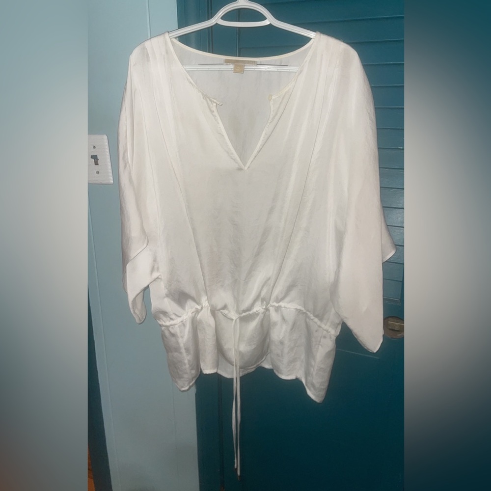Micheal Kors white top